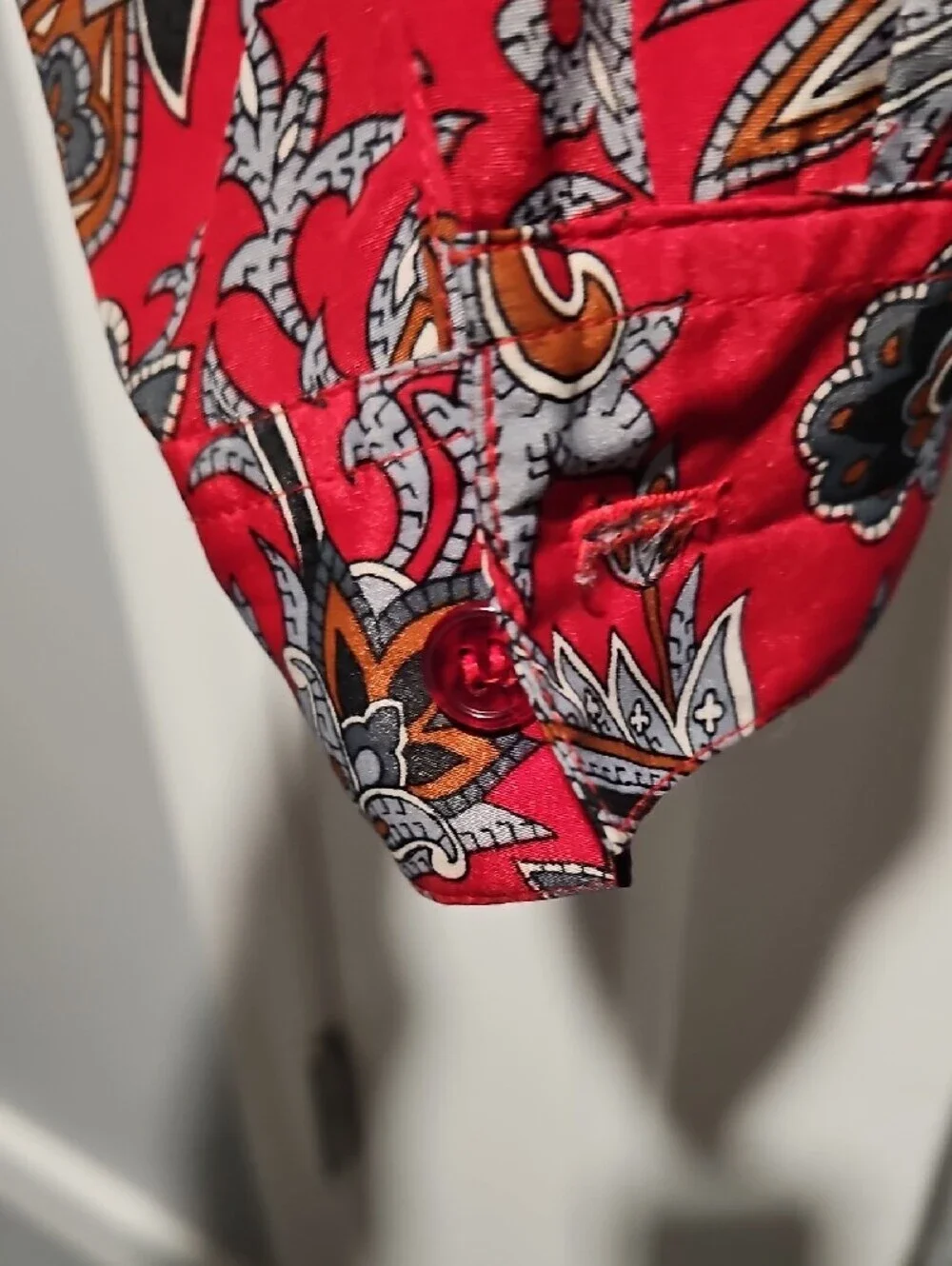 Vintage Alfred Dunner Red Paisley Print Top with Gray and Brown Accents